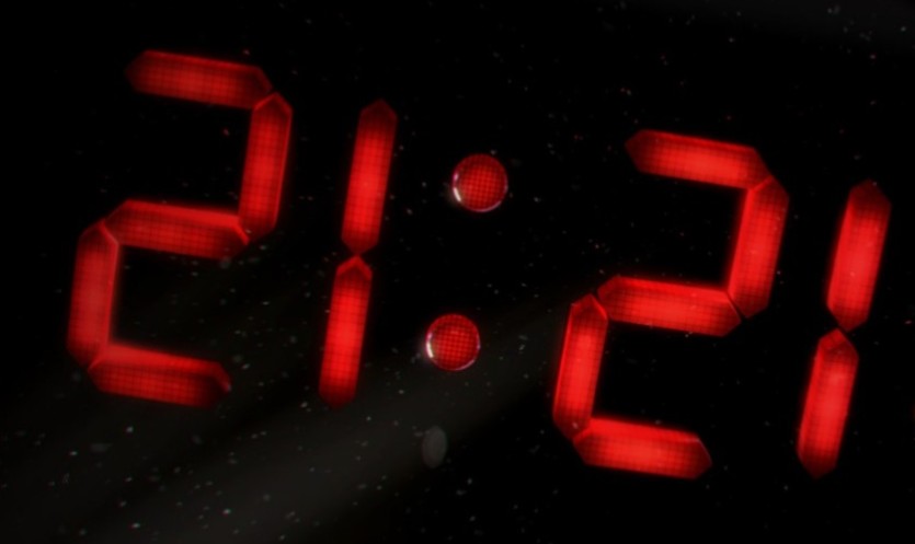 Час 21:21 на годиннику